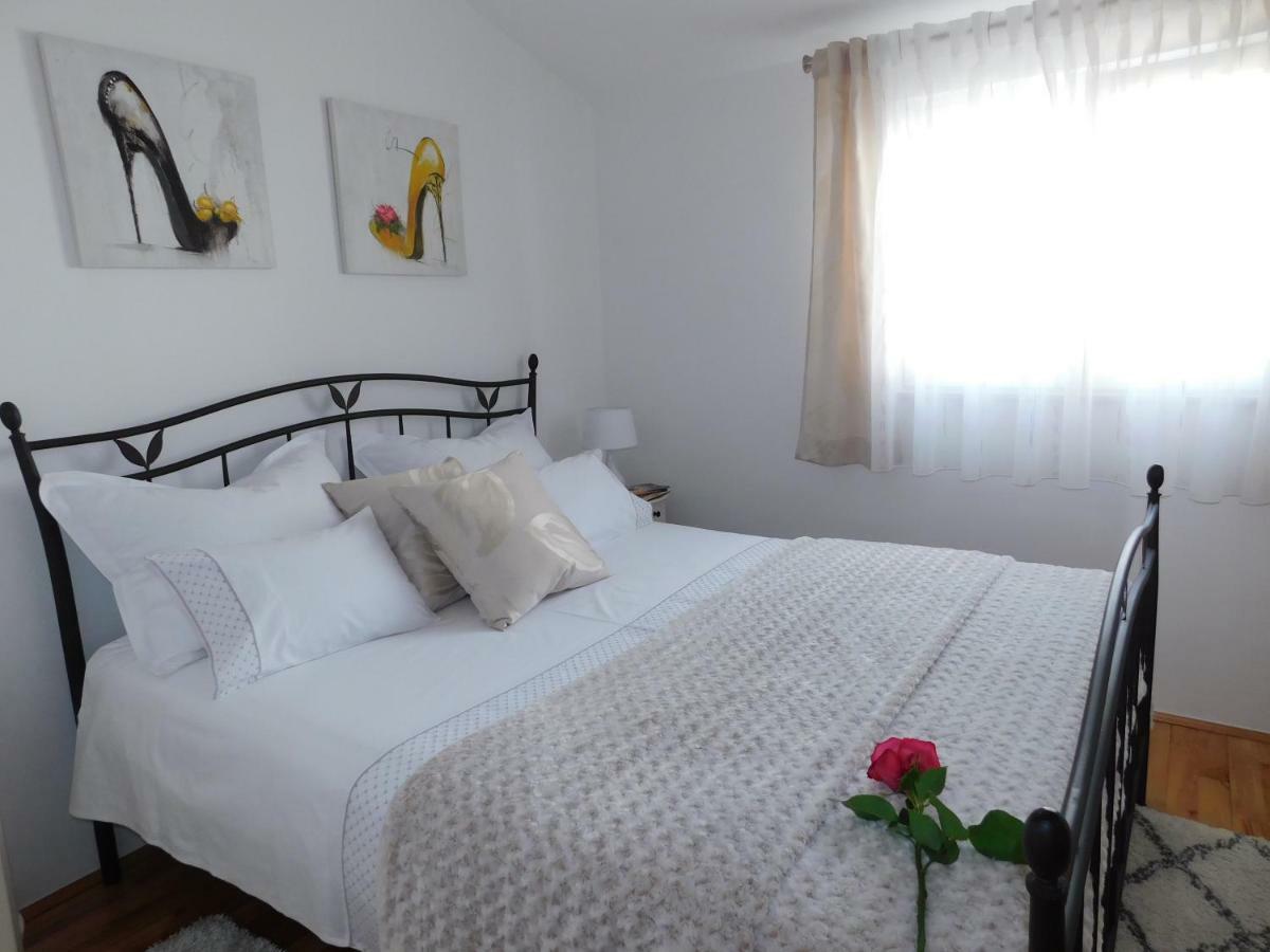 Apartment Anita With Amazing Sea View Makarska Buitenkant foto
